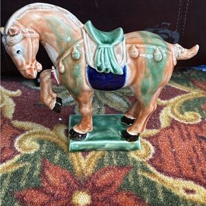 Vintage Porcelain Figurine. Horse. Glossy. Multicolor.